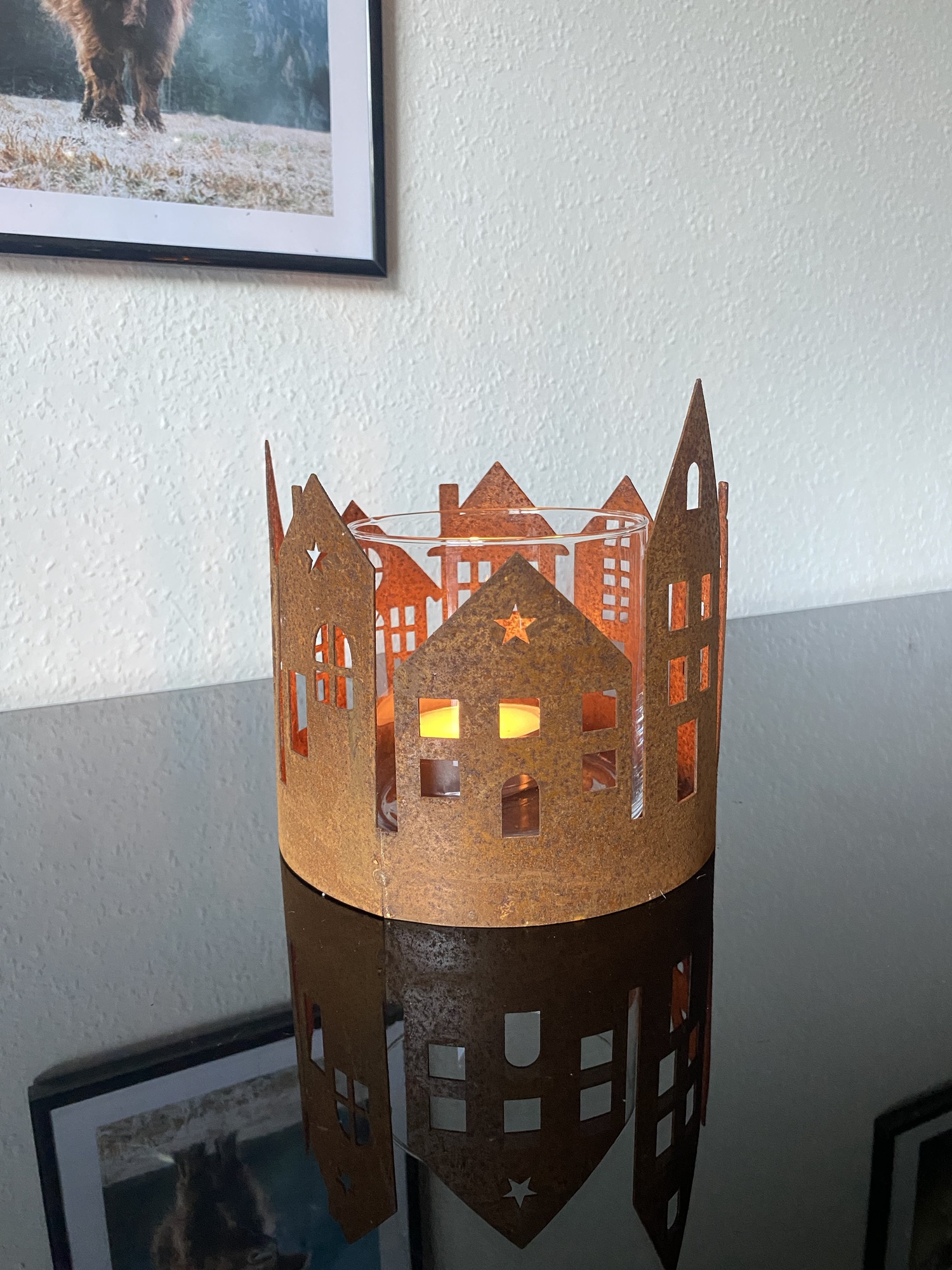img_5787.jpg Rust lantern - Rustic tea light - Silhouette of houses - Image 1